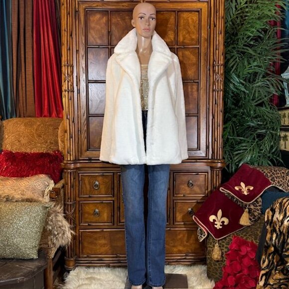 NWOT Avec Les Filles Sugar White Faux Fur Coat - Picture 5 of 13